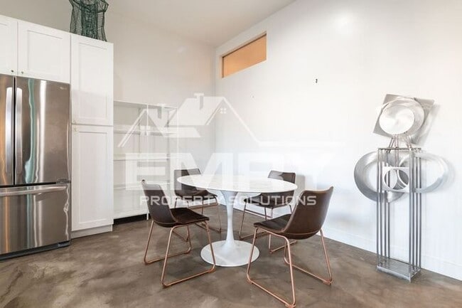 Prime Commercial Office Space Available Beverly Blvd Los Angeles