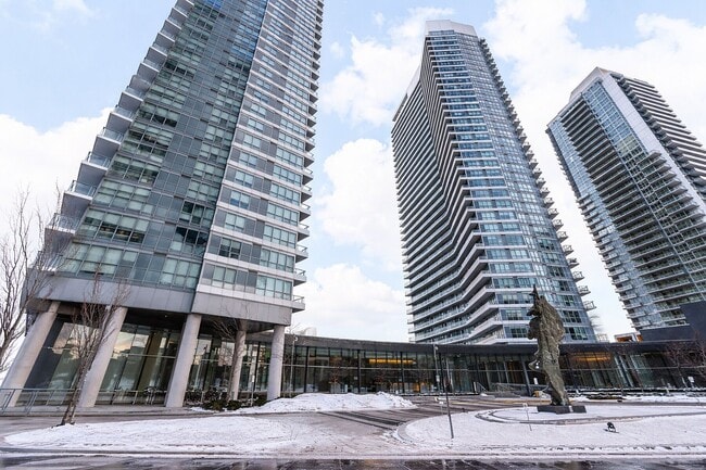 Photo - 115 McMahon Dr Unité 1906