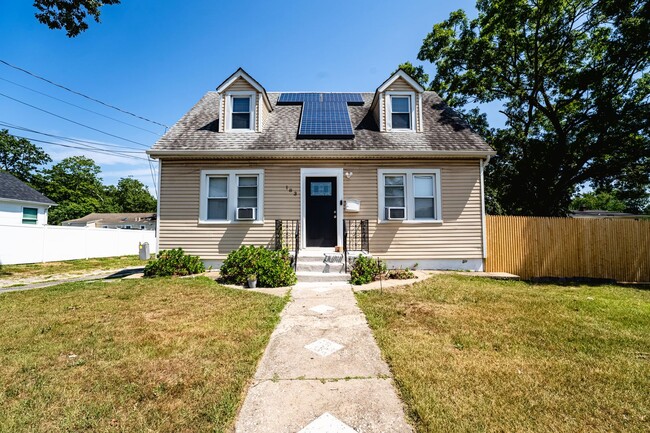 Building Photo - 183 Commack Rd Unit 2 Rental