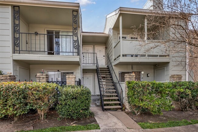 Building Photo - 2800 Jeanetta St Unit 610
