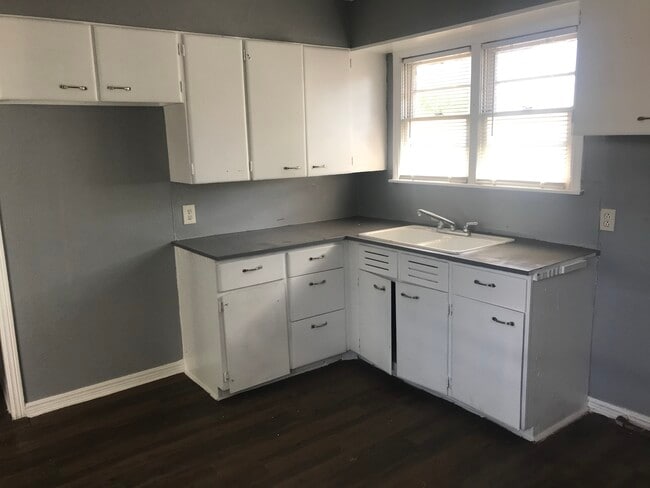 Photo - 1901 63rd St