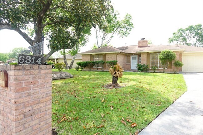 Building Photo - 6314 Sandy Oaks Dr Rental