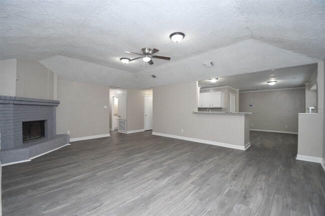 Photo - 1302 Gentle Bend Dr