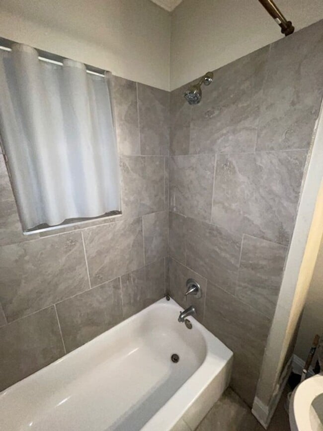 Photo - 3 bedrooms 1 bath