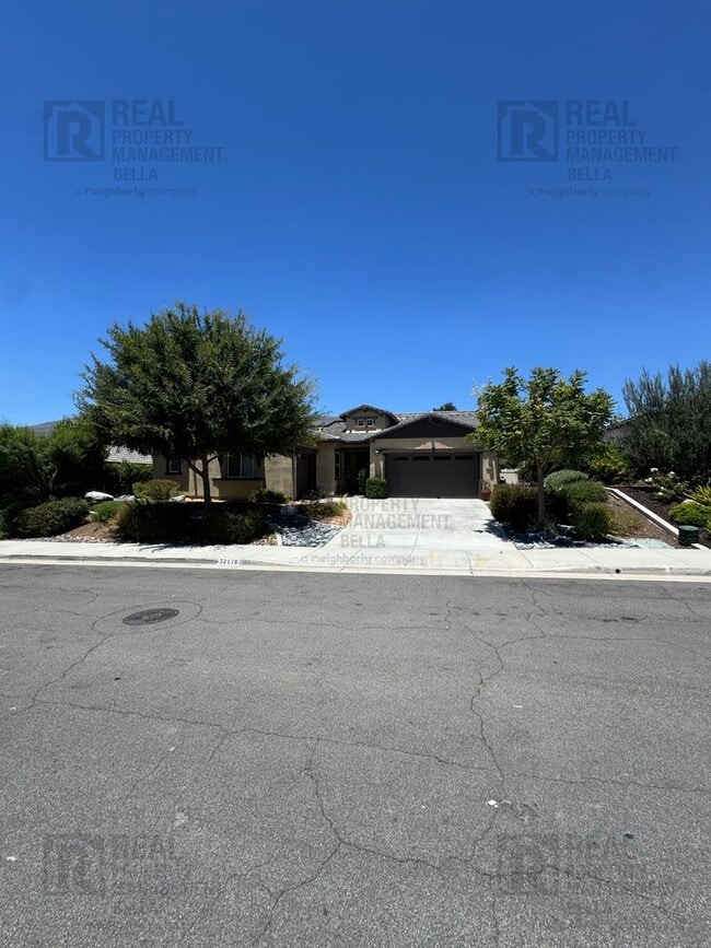 Building Photo - Beautiful Winchester Home with Open Floor Plan, Office & Solar