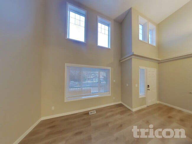 Photo - 8423 175th St NE