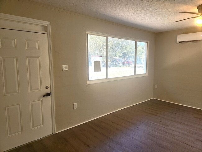 Photo - Charming 2 bedroom 1 bathroom Holly Hill home