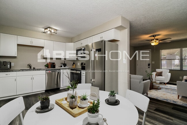 Photo - 1826 Carolina Ave
