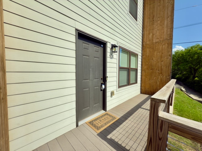 Photo - 451 N 1st St