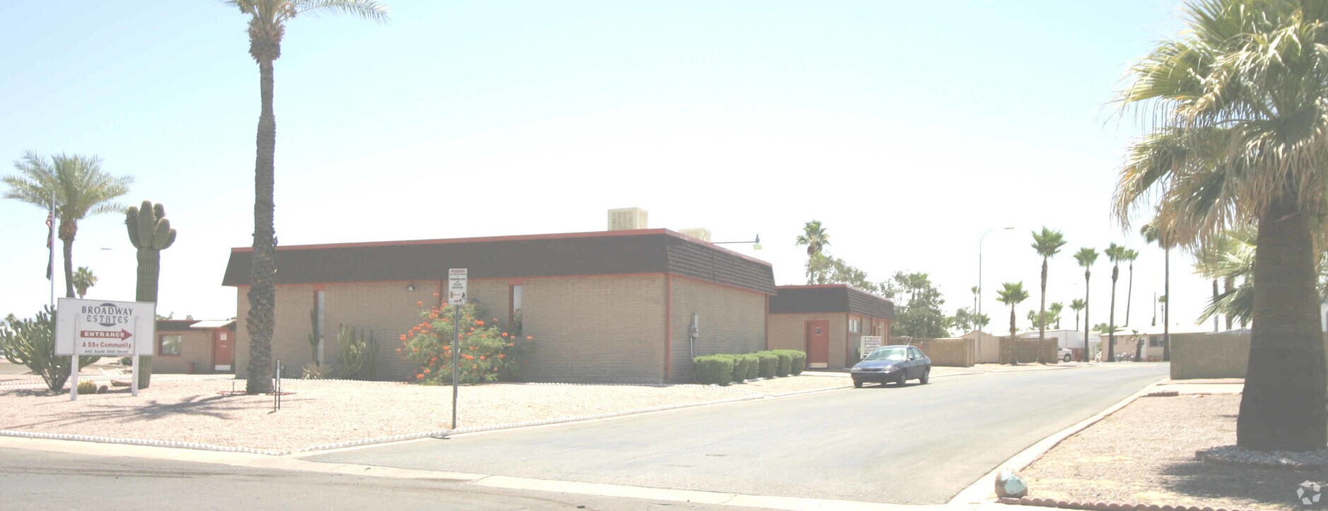 Broadway Estates - Broadway Estates Apartments