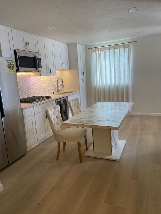 351 Eucalyptus Ave Unit A