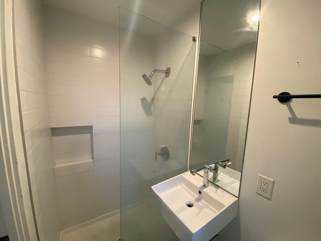 Photo - 528 W Culver St