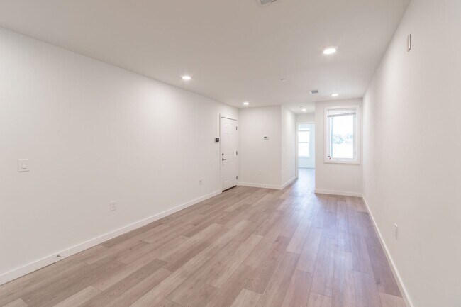 Photo - 3102 N Broad St Unit 3