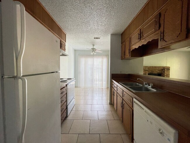 Photo - 1704 Bundrant Dr Unidad # A