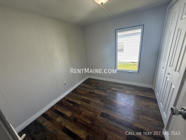 Photo - 681 Main Rd N