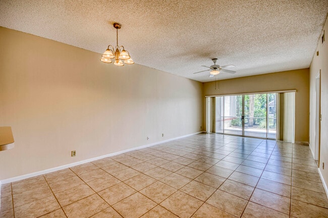 Photo - 106 Cypress Point Dr