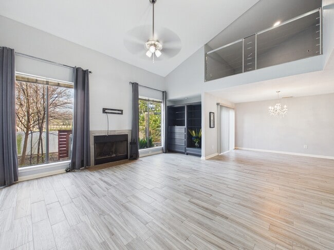 Building Photo - 7655 S Braeswood Blvd Unit 45