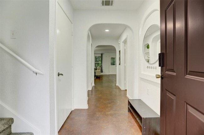 Photo - 7107 Thannas Way