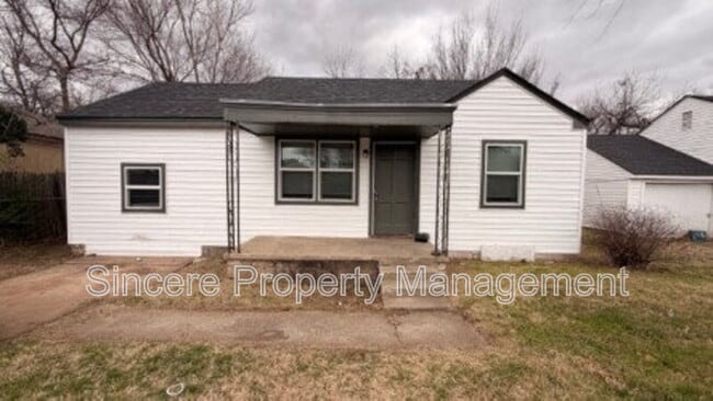 Building Photo - 3214 S St Clair Ave