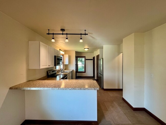 Photo - Large 3 Bed 2 Bath Single Family Home in M...