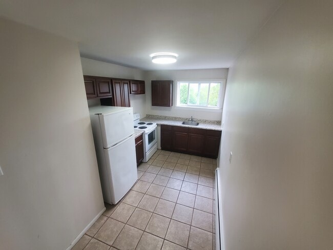 Building Photo - 9 Connaught Ave Unit 12