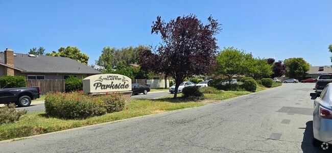 Lincoln Village West - Parkside - 3314 Blue Ridge Cir Rental
