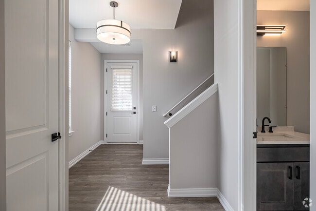 3BD, 2.5BA - 1721SF - Entry