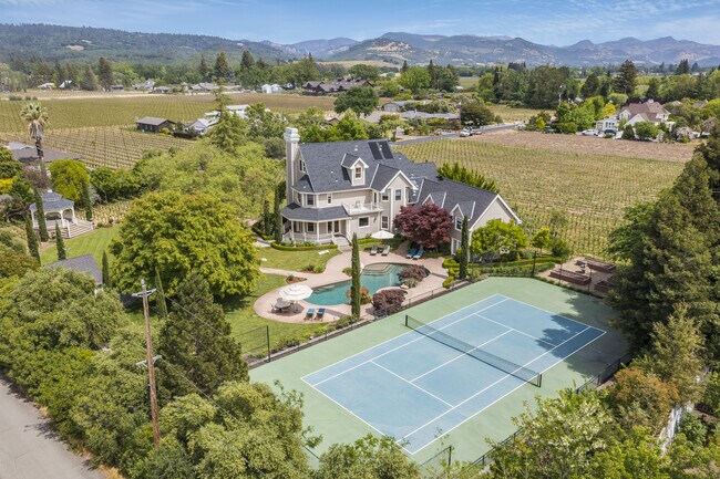 Photo - 1115 Victoria Dr