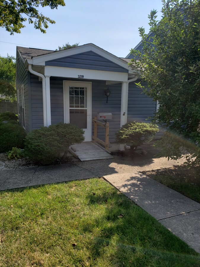 Photo - 3219 Hanover Dr House