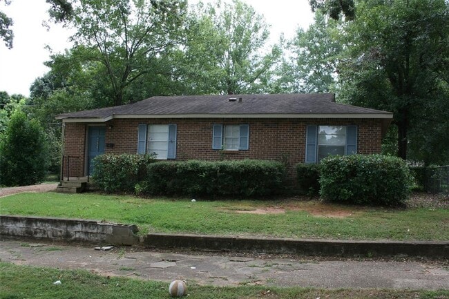 Building Photo - 2050 Yancey Ave Rental