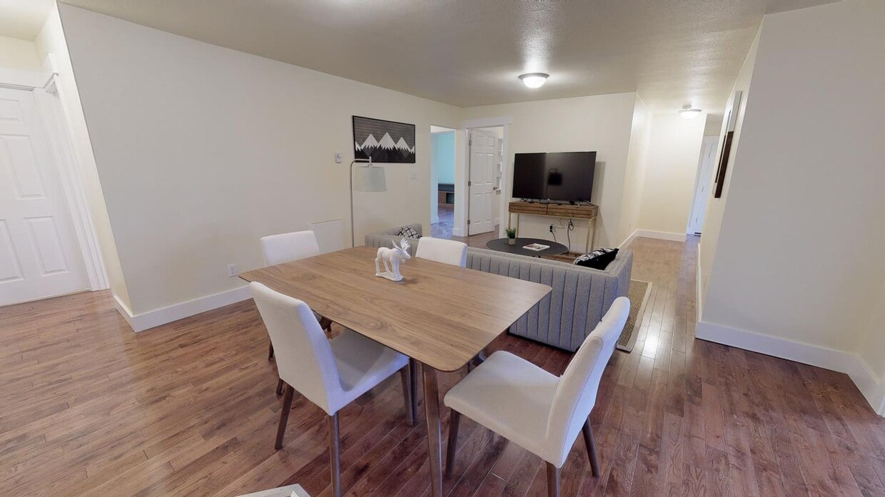 Photo - 1641 10th Ave E