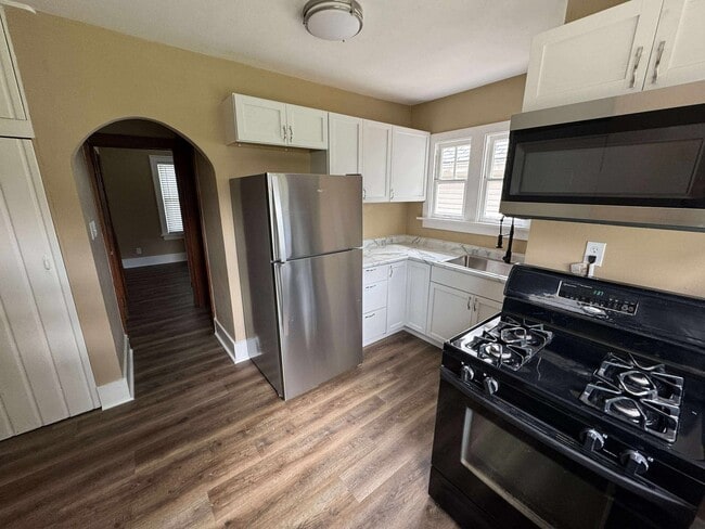 Photo - Charming 4 Bedroom Home in Convenient Rock Island Location