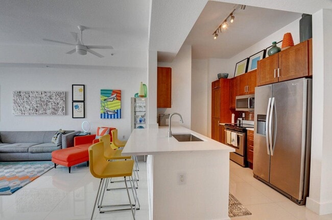 Photo - 450 N Federal Hwy Unit Ph03