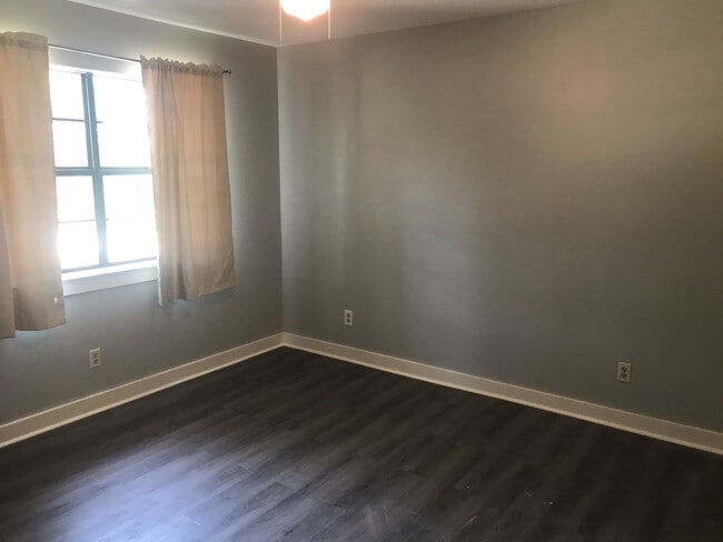 Photo - 206 Van Buren St