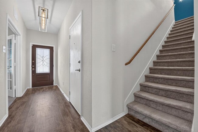 612 Sonterra Blvd