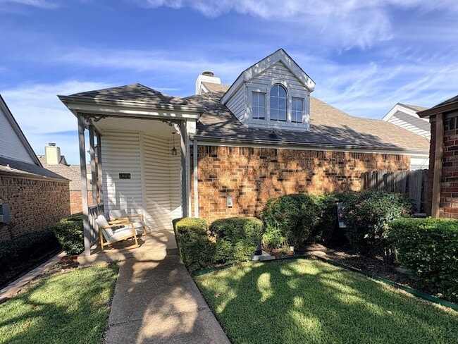 Photo - 18024 Whispering Gables Ln