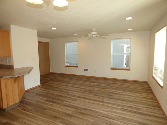 Photo - 261-263 Gwinn St Monmouth, OR 97351 Unit 263