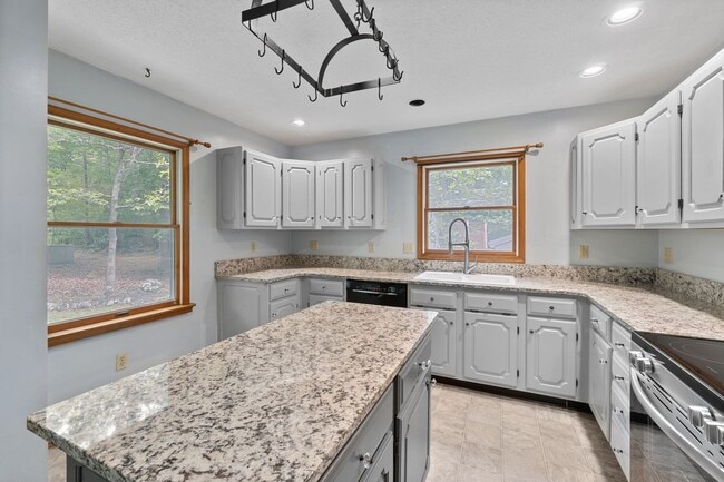 Photo - Lake Monticello Rental 3Bed/3Bath House