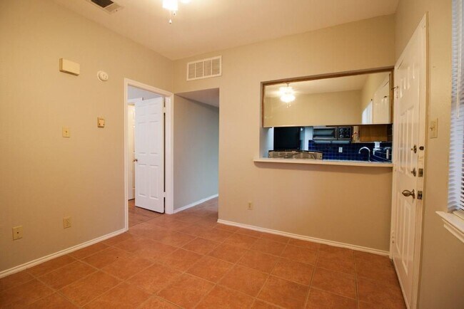 Photo - 706 W 22nd St Unidad 307