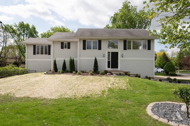 Photo - 1170 McCarthy Rd