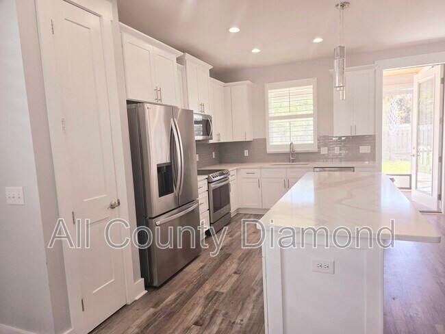 Photo - 8425 Warner Pl