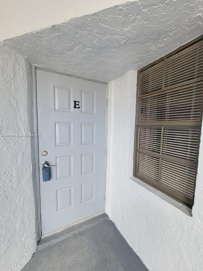 Photo - 960 N Franklin Ave Unit 960E