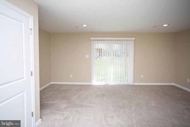 Photo - 239 Macoun Way