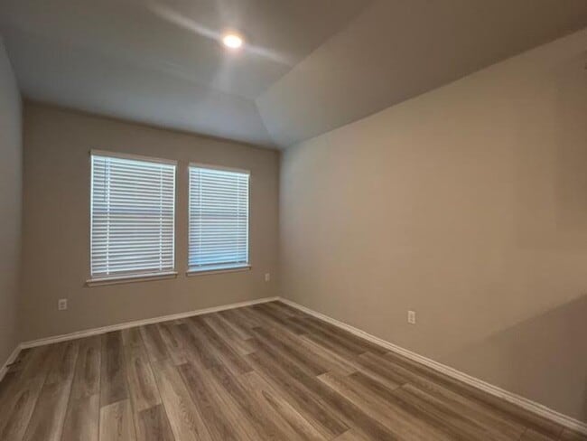 Photo - 4008 Halo St