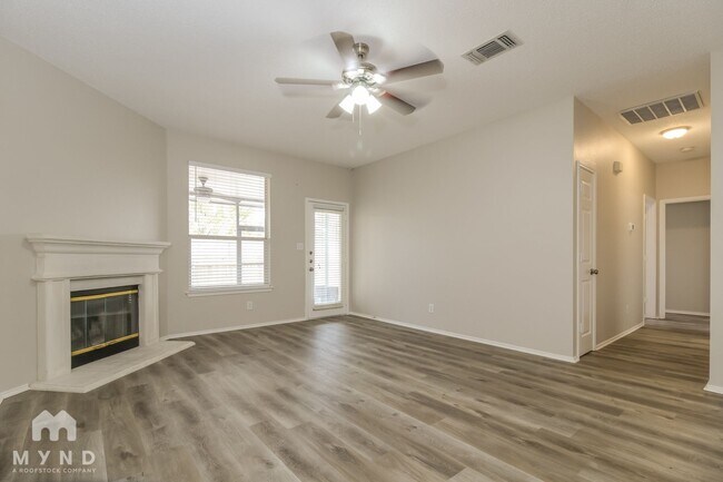 Photo - 3941 Overlake Dr