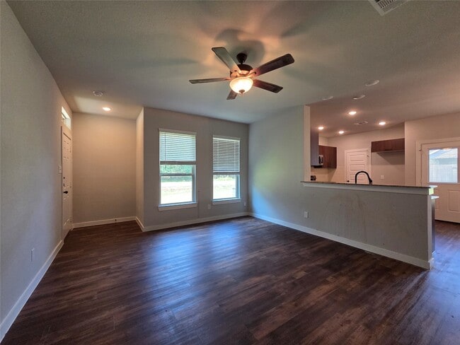 Photo - 9914 Grosbeak Ln