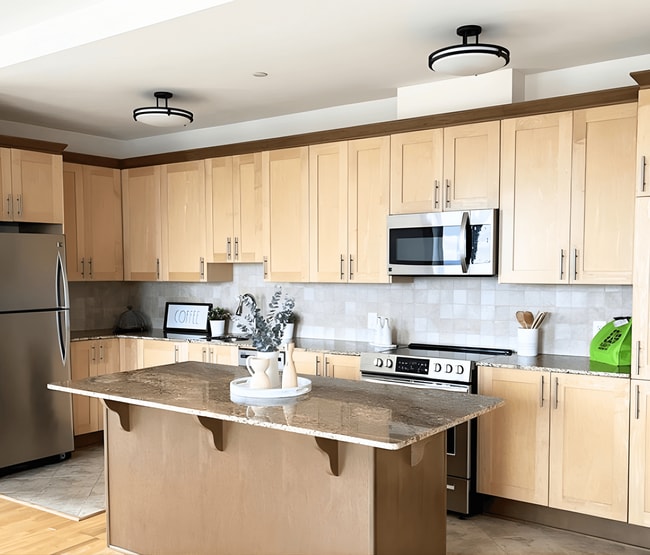 Building Photo - William's Court C