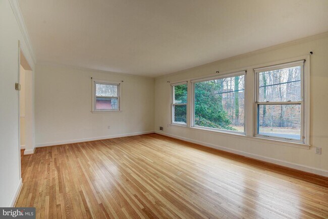 Photo - 8110 Whittier Blvd