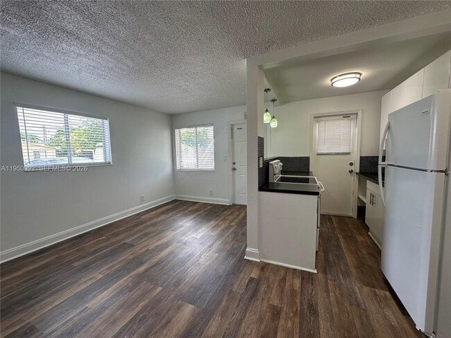 Photo - 2325 Arthur St Unit 7