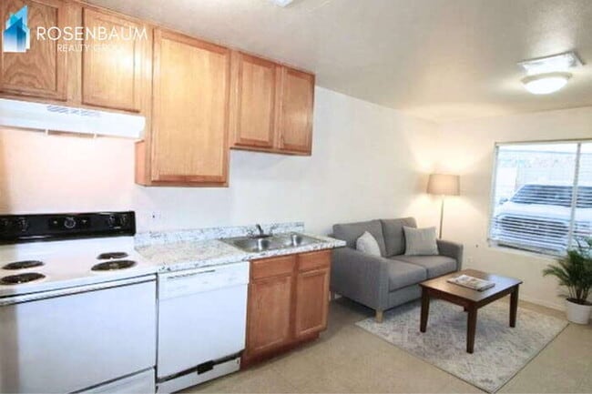 Photo - 8281 W Sandy Ln Unidad 2